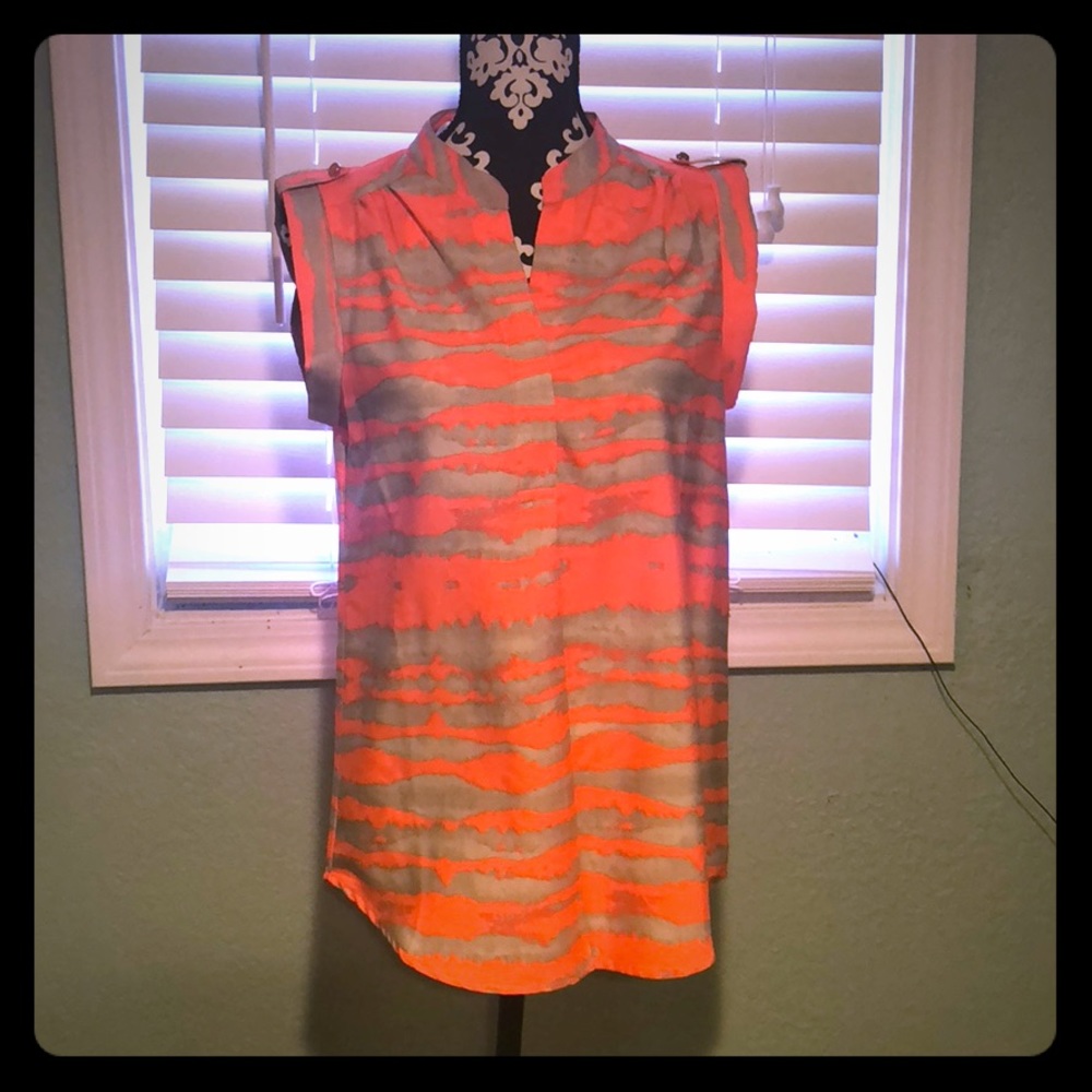 NWT abstract top